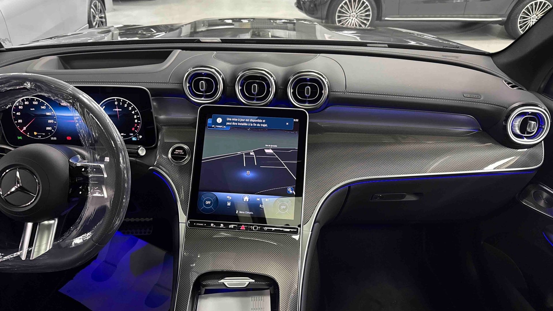 Mercedes-Benz GLC 300 e Hybrid EQ 4Matic AMG Line + — photo 15