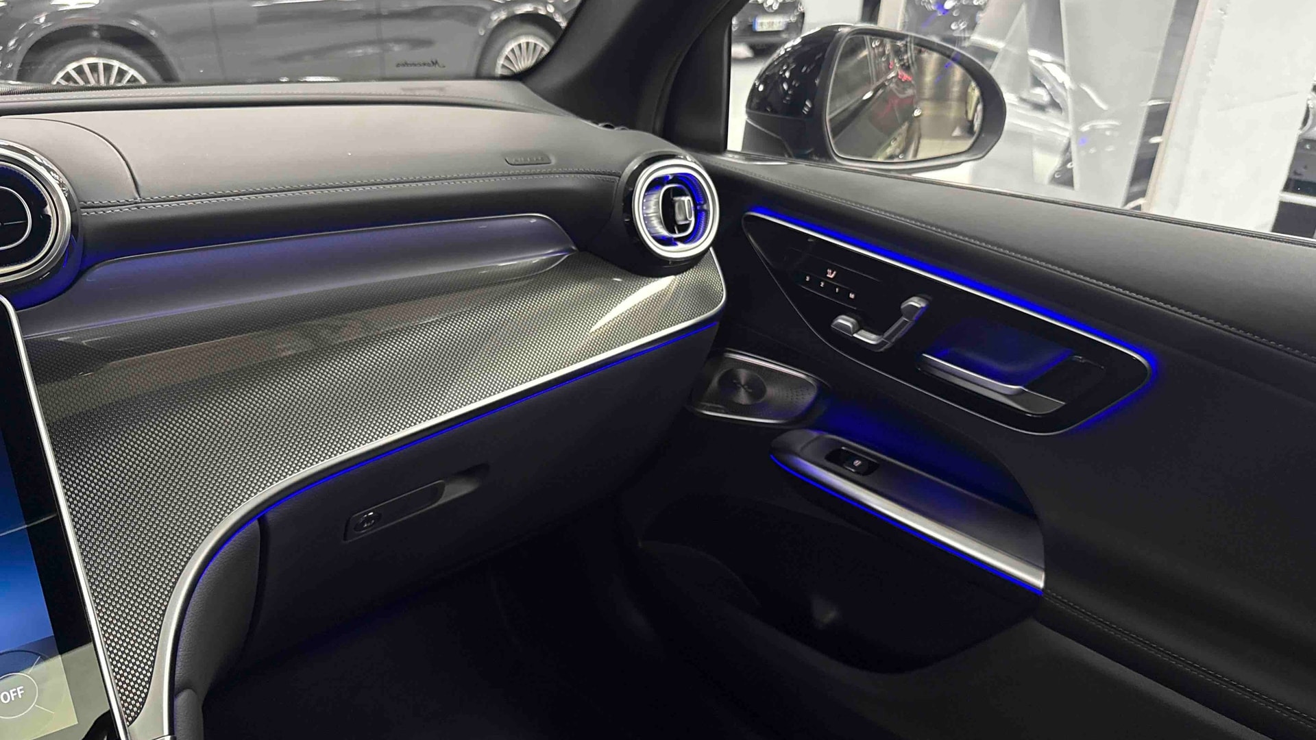 Mercedes-Benz GLC 300 e Hybrid EQ 4Matic AMG Line + — photo 19