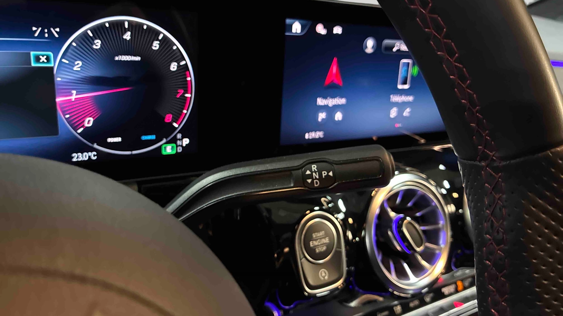 Mercedes-Benz GLA 200 7G-DCT AMG Line — photo 21