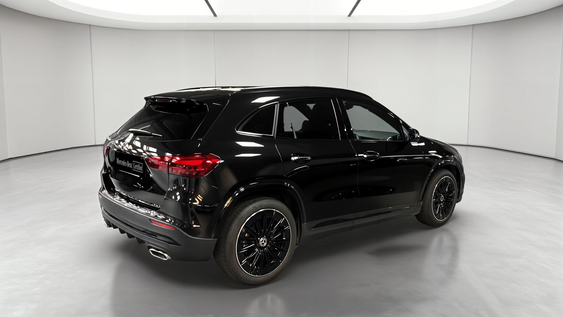 Mercedes-Benz GLA 200 7G-DCT AMG Line — 3/4 arrière droit