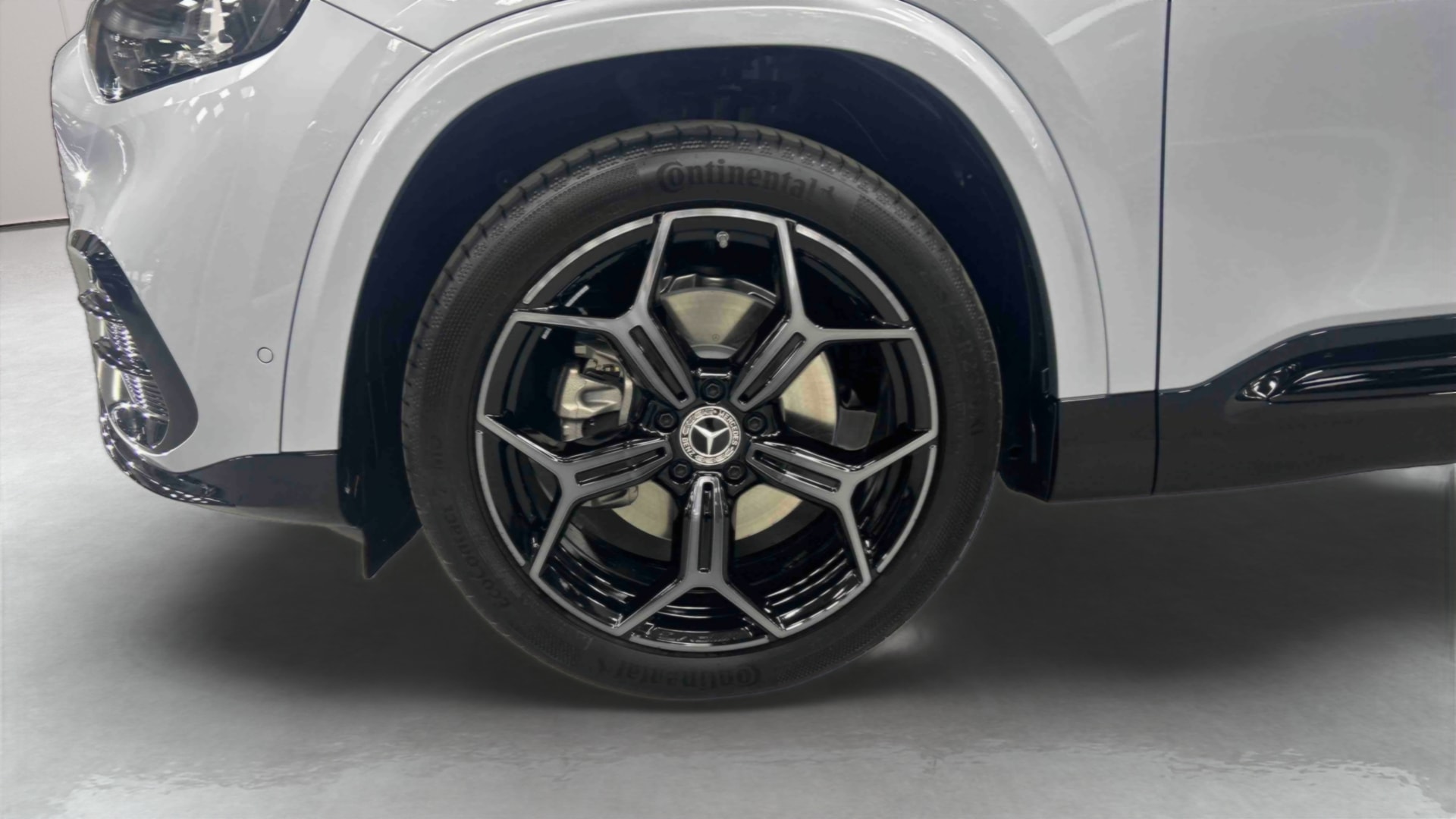 Mercedes-Benz GLB 220 Business Line Executive — Pneu avant gauche