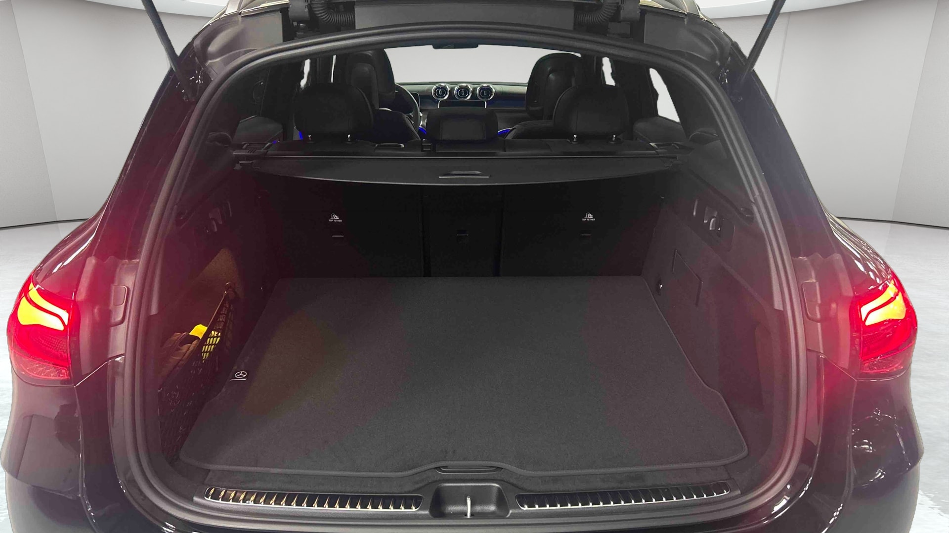 Mercedes-Benz GLC 220 d 4Matic AMG Line — Coffre