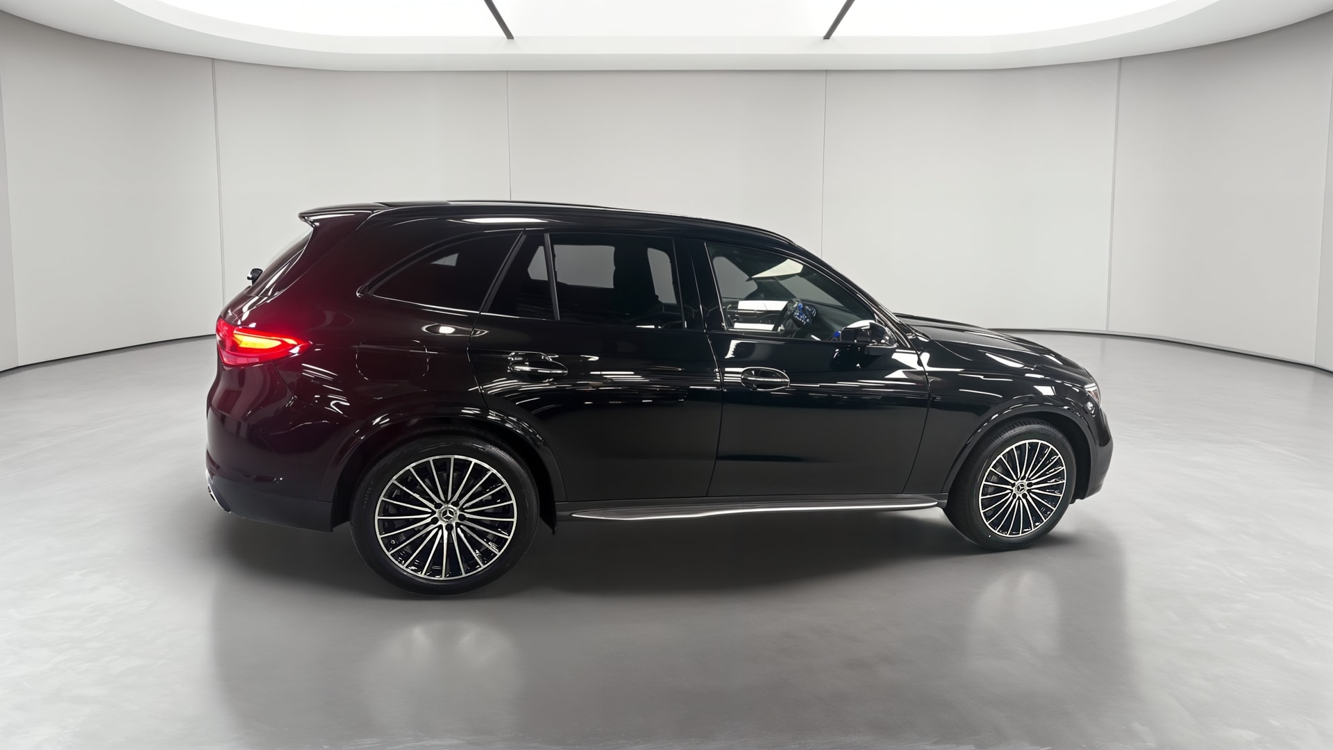 Mercedes-Benz GLC 220 d 4Matic AMG Line — Profil droit