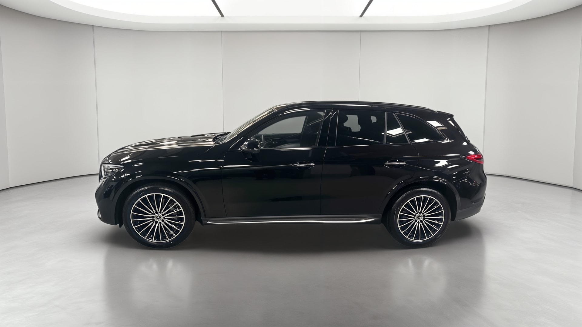 Mercedes-Benz GLC 220 d 4Matic AMG Line — Profil gauche