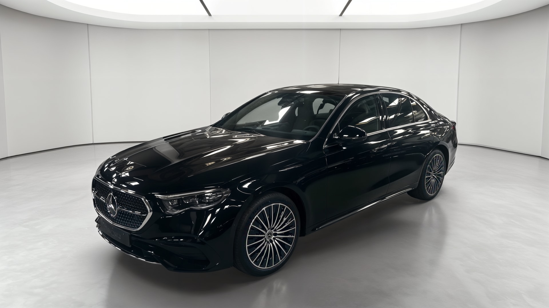 Mercedes-Benz Classe E 300 e Hybrid EQ 9G-Tronic 4MATIC AMG Line + — 3/4 avant gauche