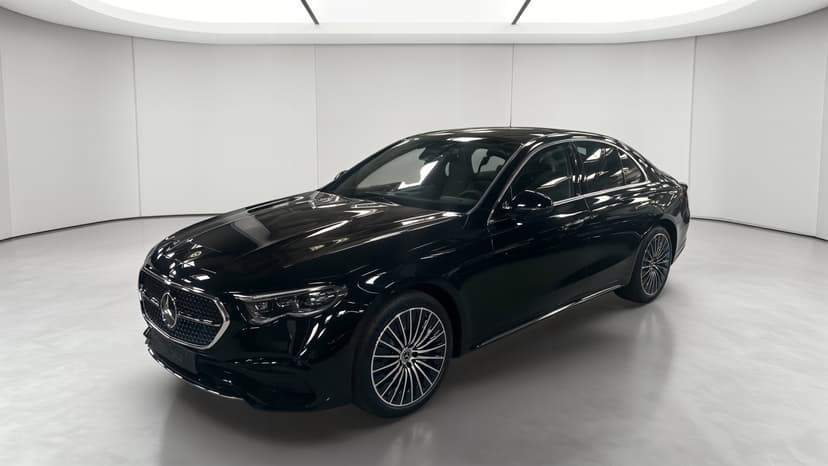 Mercedes-Benz Classe E 300 e Hybrid EQ 9G-Tronic 4MATIC AMG Line + — 3/4 avant gauche