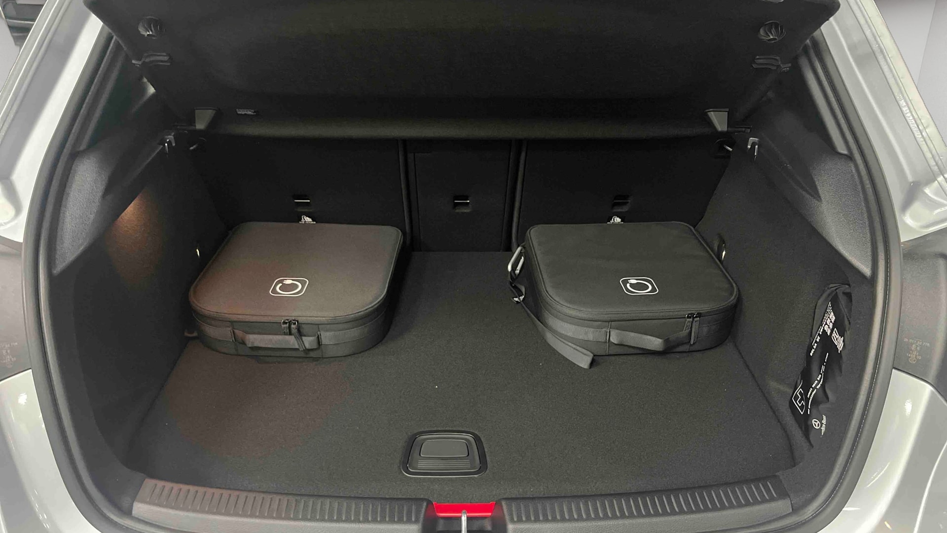 Mercedes-Benz Classe A 250 e Hybrid EQ Progressive Line — Coffre