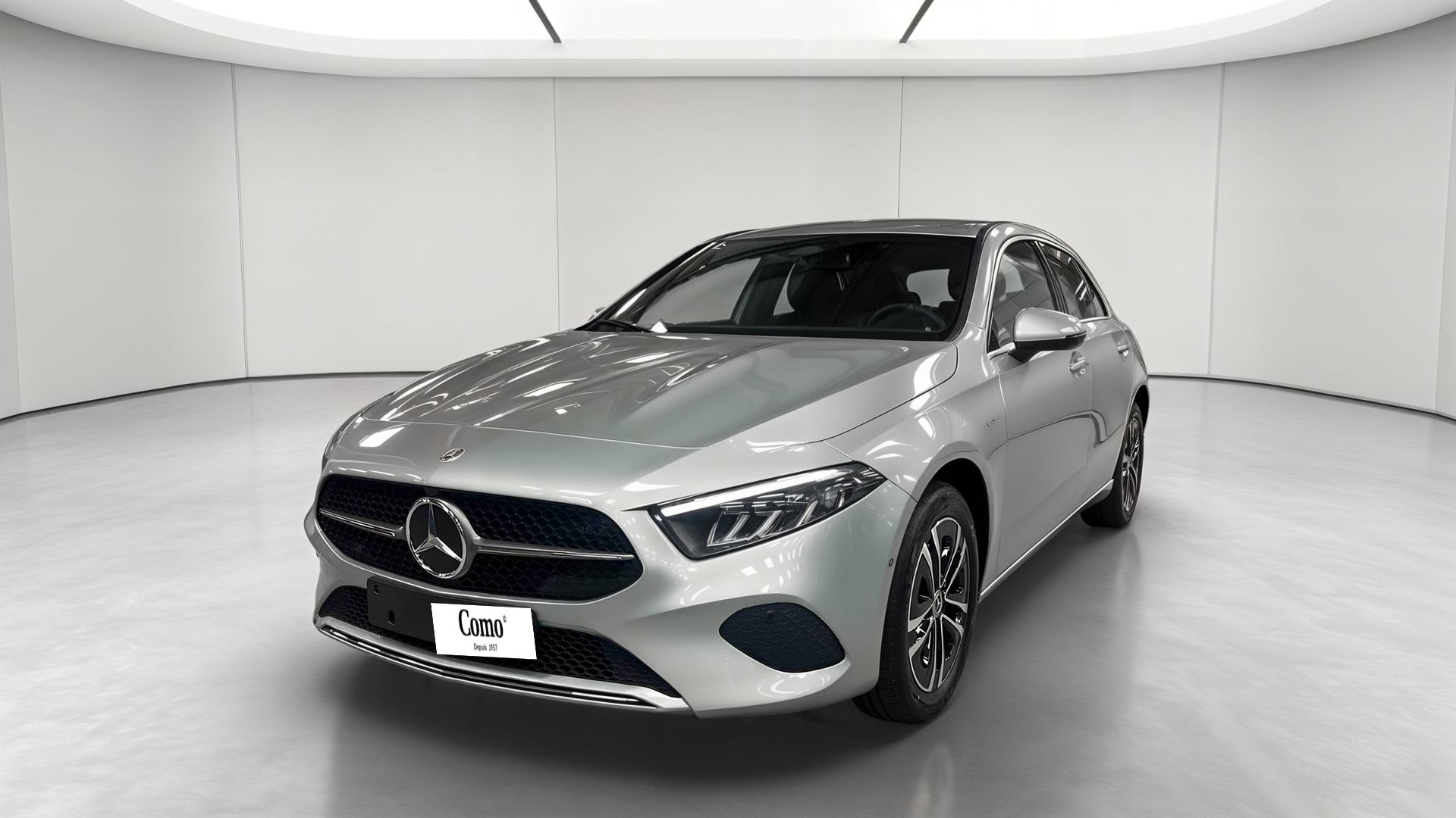 Mercedes-Benz Classe A 250 e Hybrid EQ Progressive Line — 3/4 avant gauche