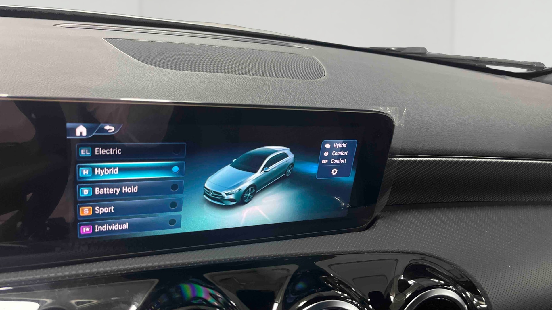 Mercedes-Benz Classe A 250 e Hybrid EQ Progressive Line — photo 23