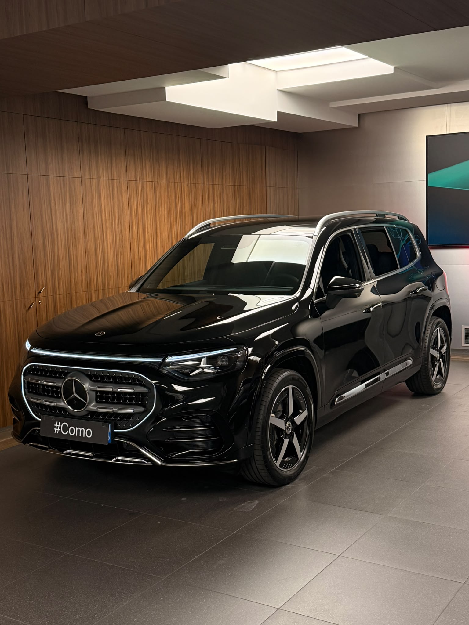 Mercedes-Benz GLB 200 AMG Line — Profil droit