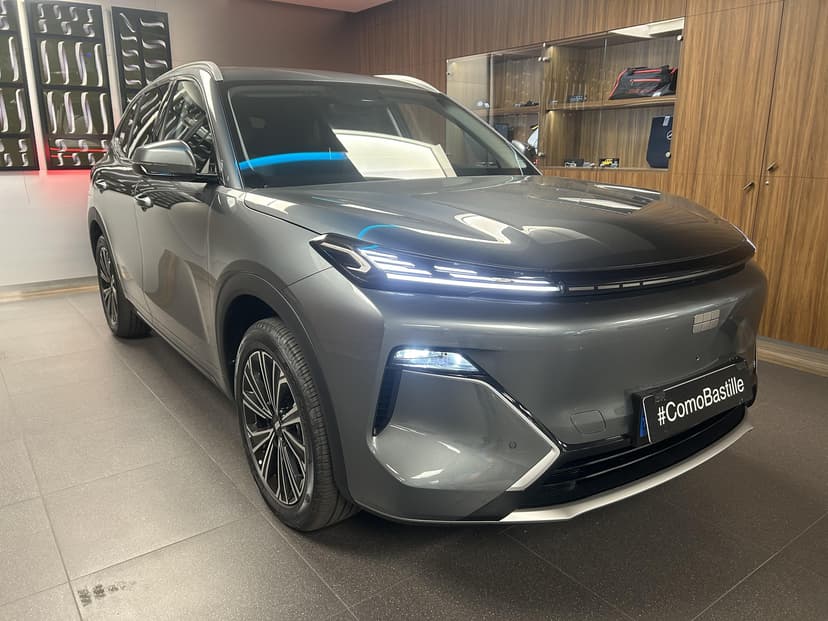 Geely Starray EM-i Max+ — 3/4 avant gauche