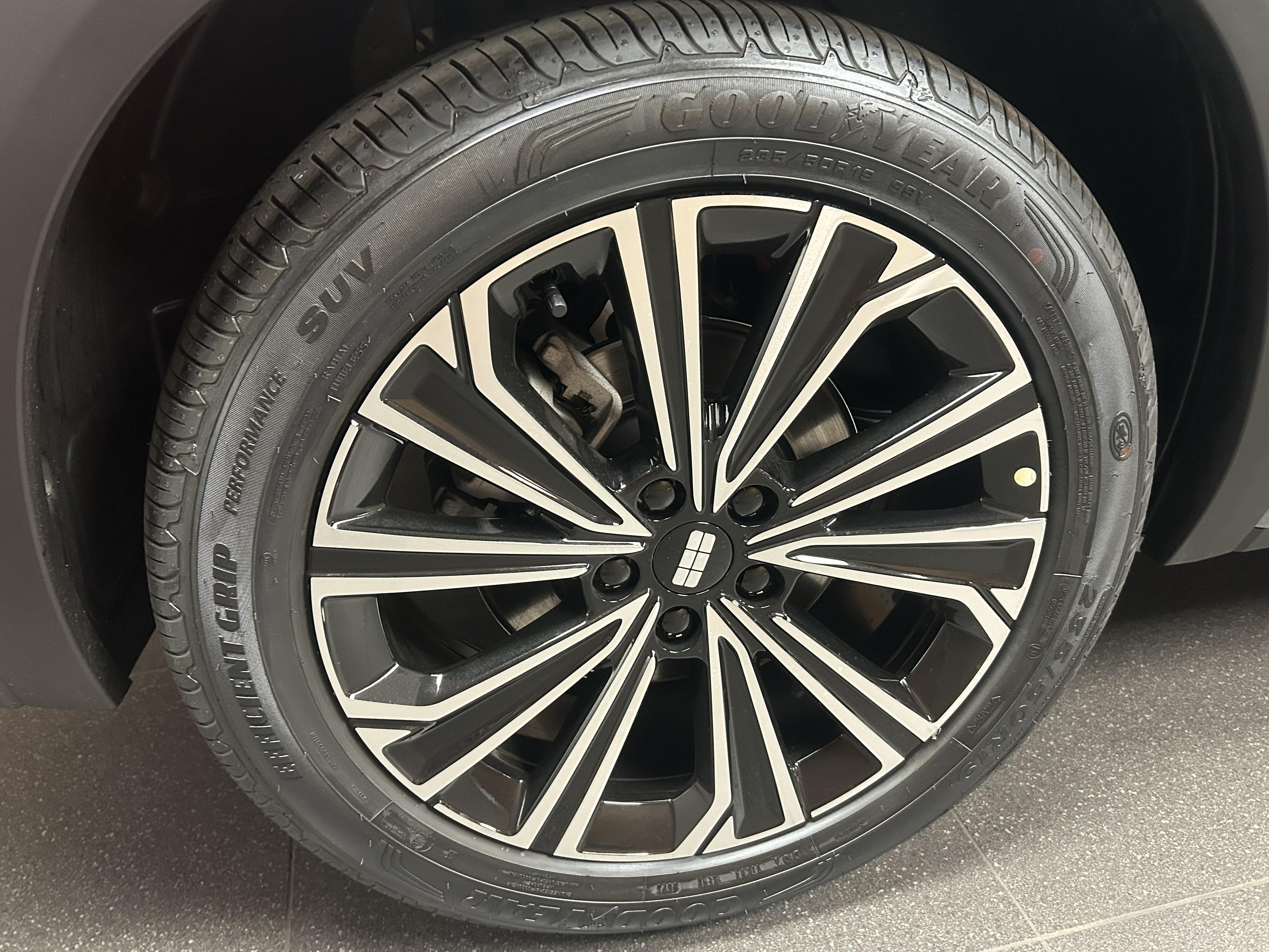 Geely Starray EM-i Max+ — photo 18