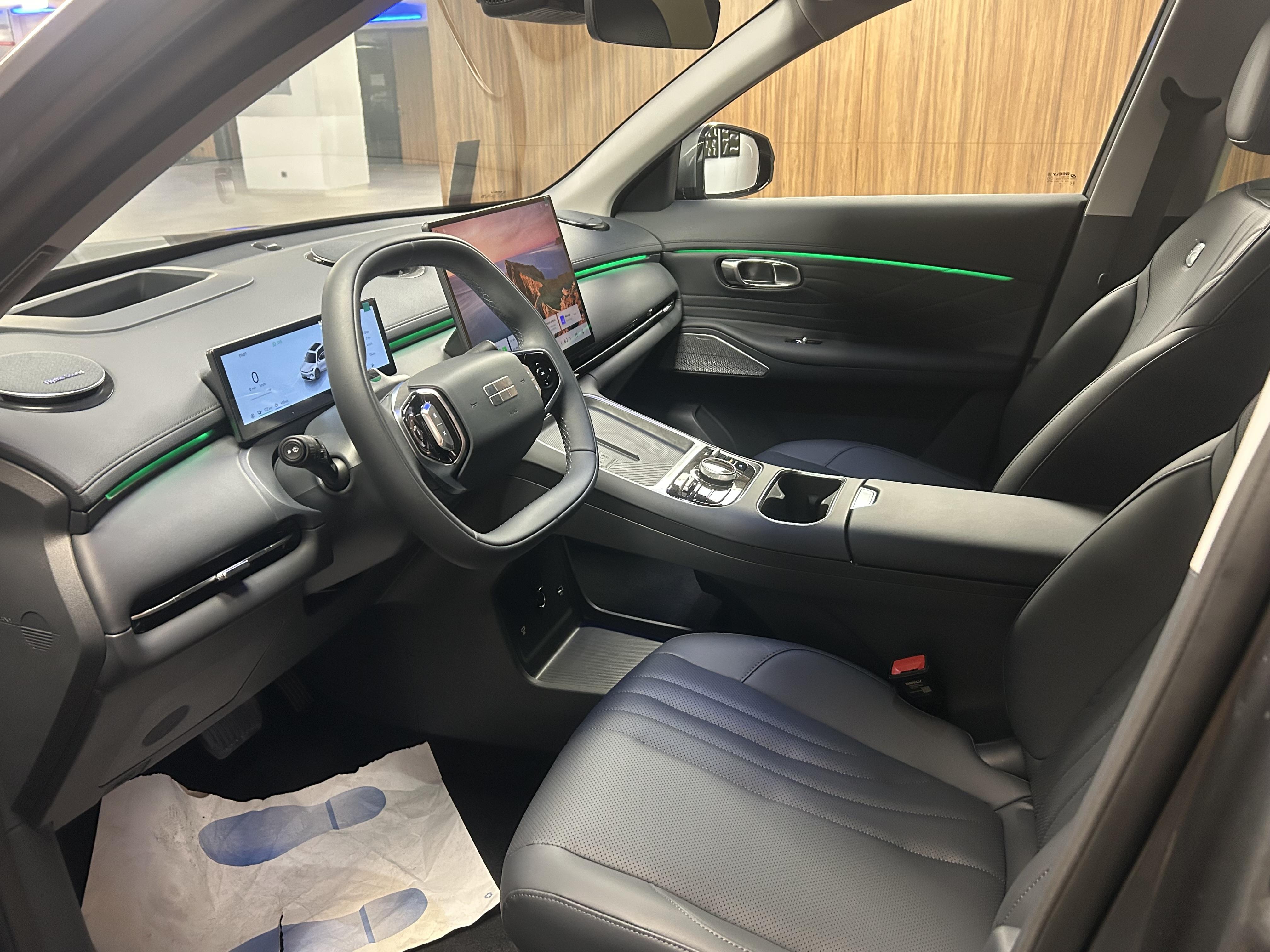 Geely Starray EM-i Max+ — photo 12