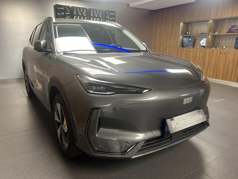 Geely E5 Max+ — 3/4 avant gauche
