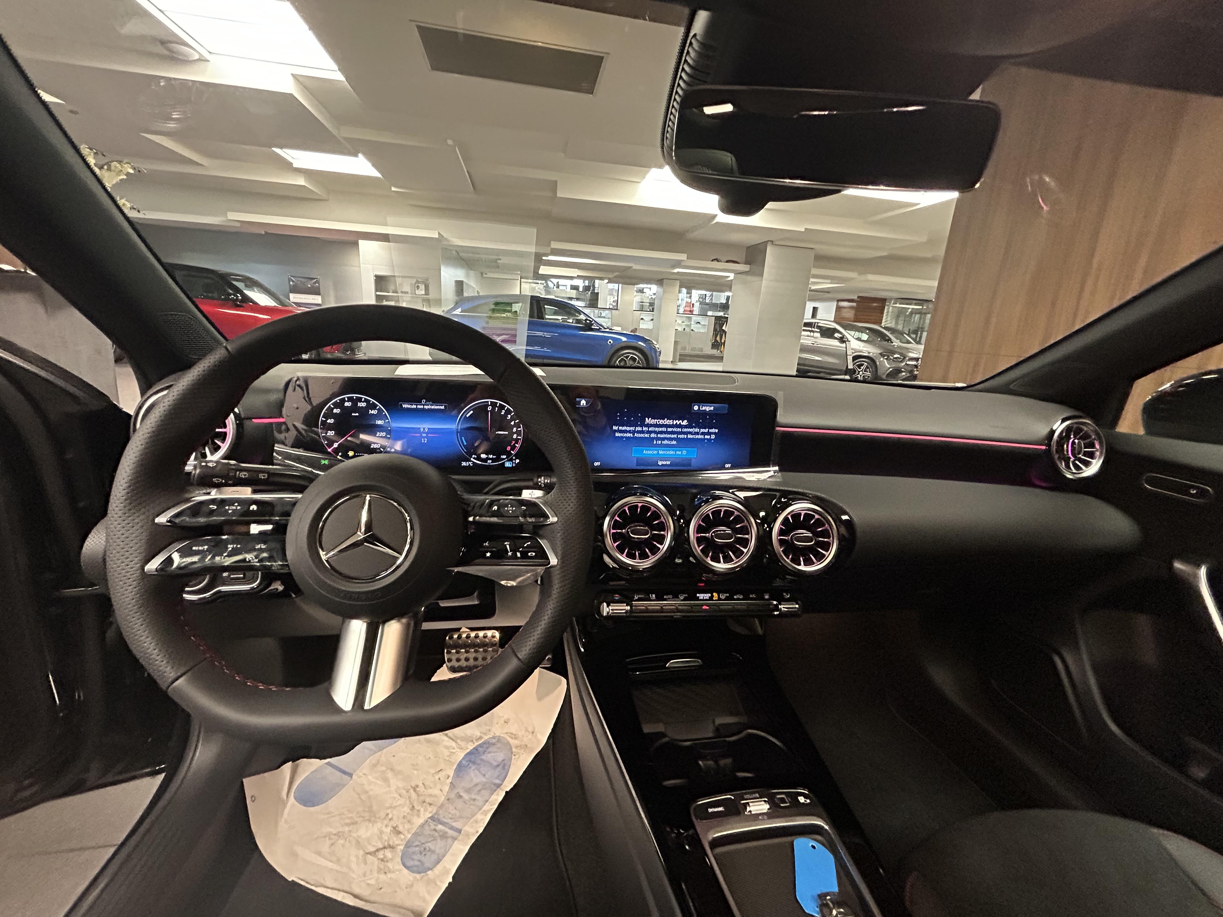 Mercedes-Benz Classe A 250 e Hybrid EQ AMG Line — photo 11