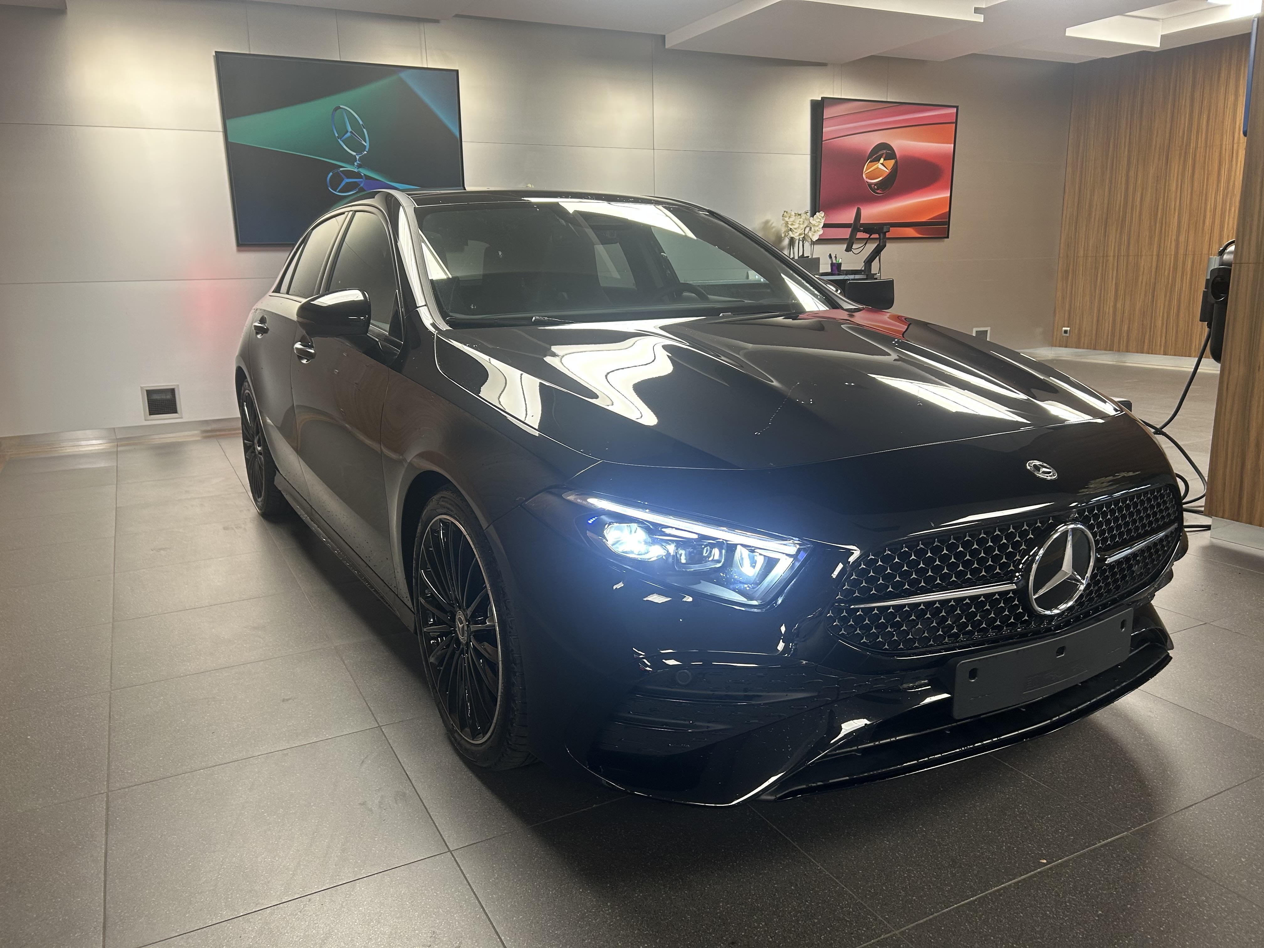 Mercedes-Benz Classe A 200 d AMG Line — 3/4 avant gauche