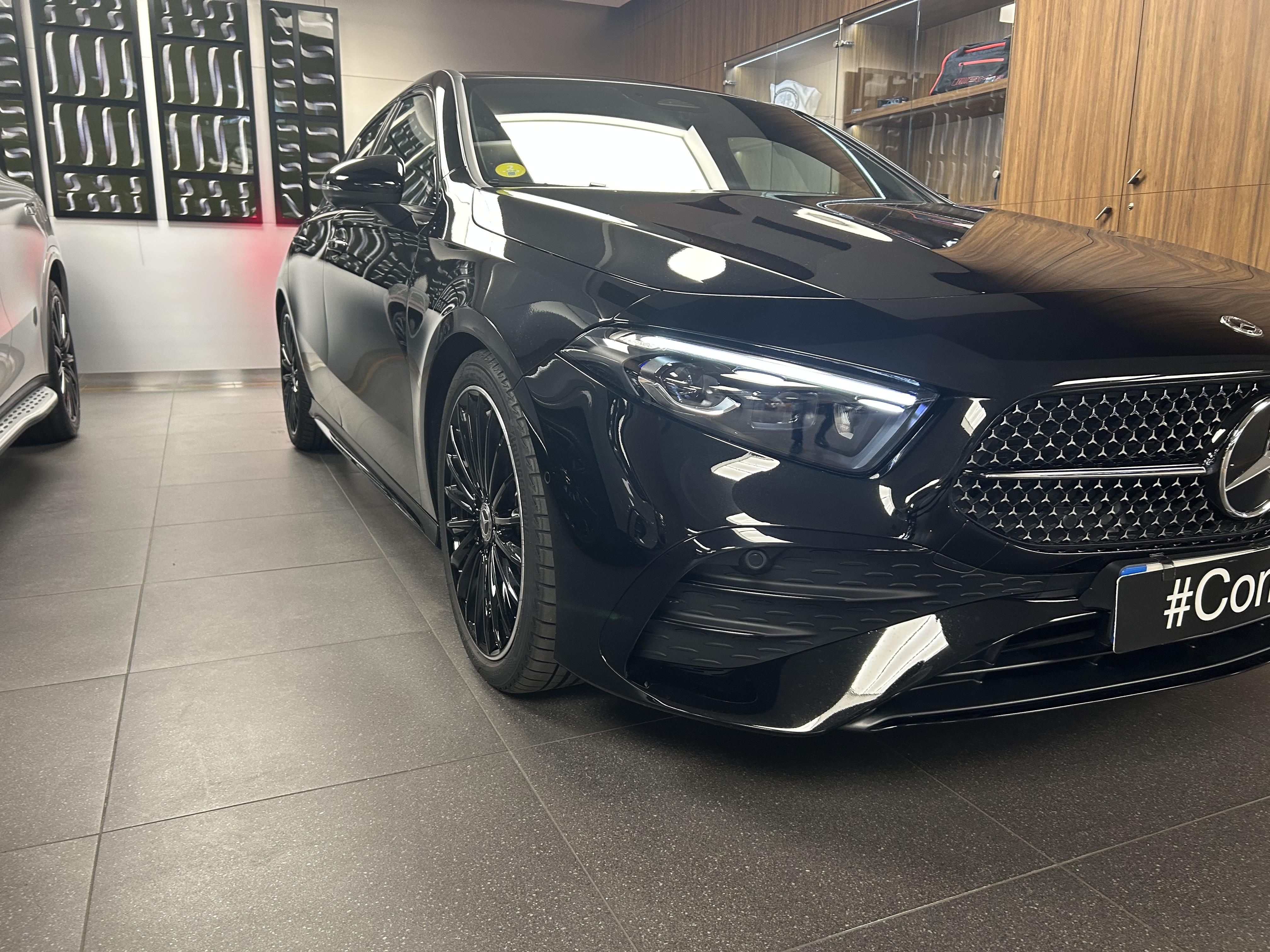 Mercedes-Benz Classe A 200 d AMG Line — 3/4 arrière gauche