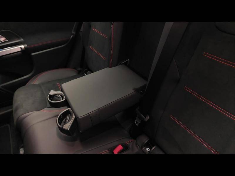 Mercedes-Benz GLB 200 7G-DCT AMG Line — photo 16