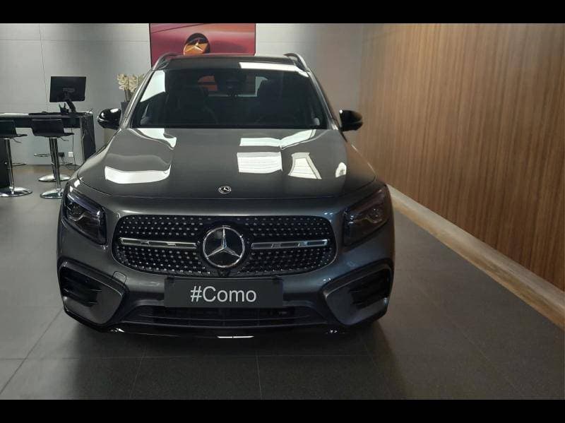 Mercedes-Benz GLB 200 7G-DCT AMG Line — photo 1