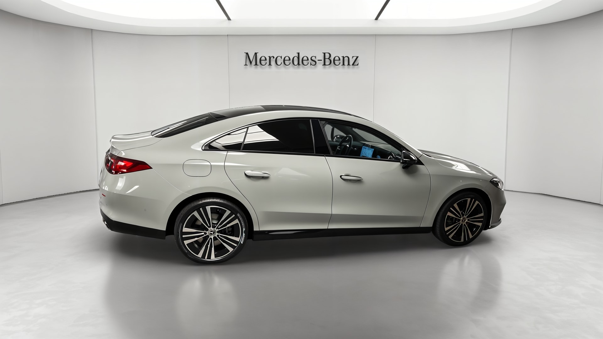 Mercedes-Benz CLA 250+ avec technologie EQ Limited Edition — Profil droit