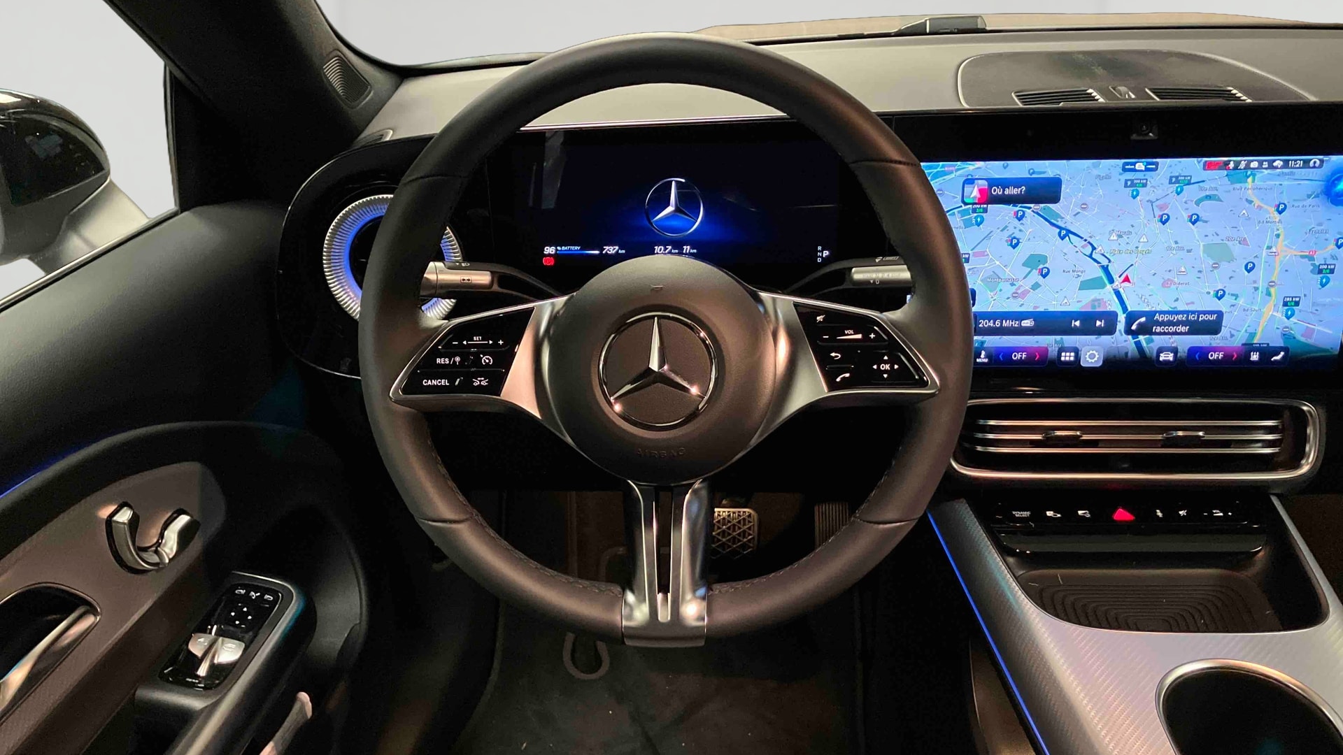 Mercedes-Benz CLA 250+ avec technologie EQ Limited Edition — Poste de pilotage