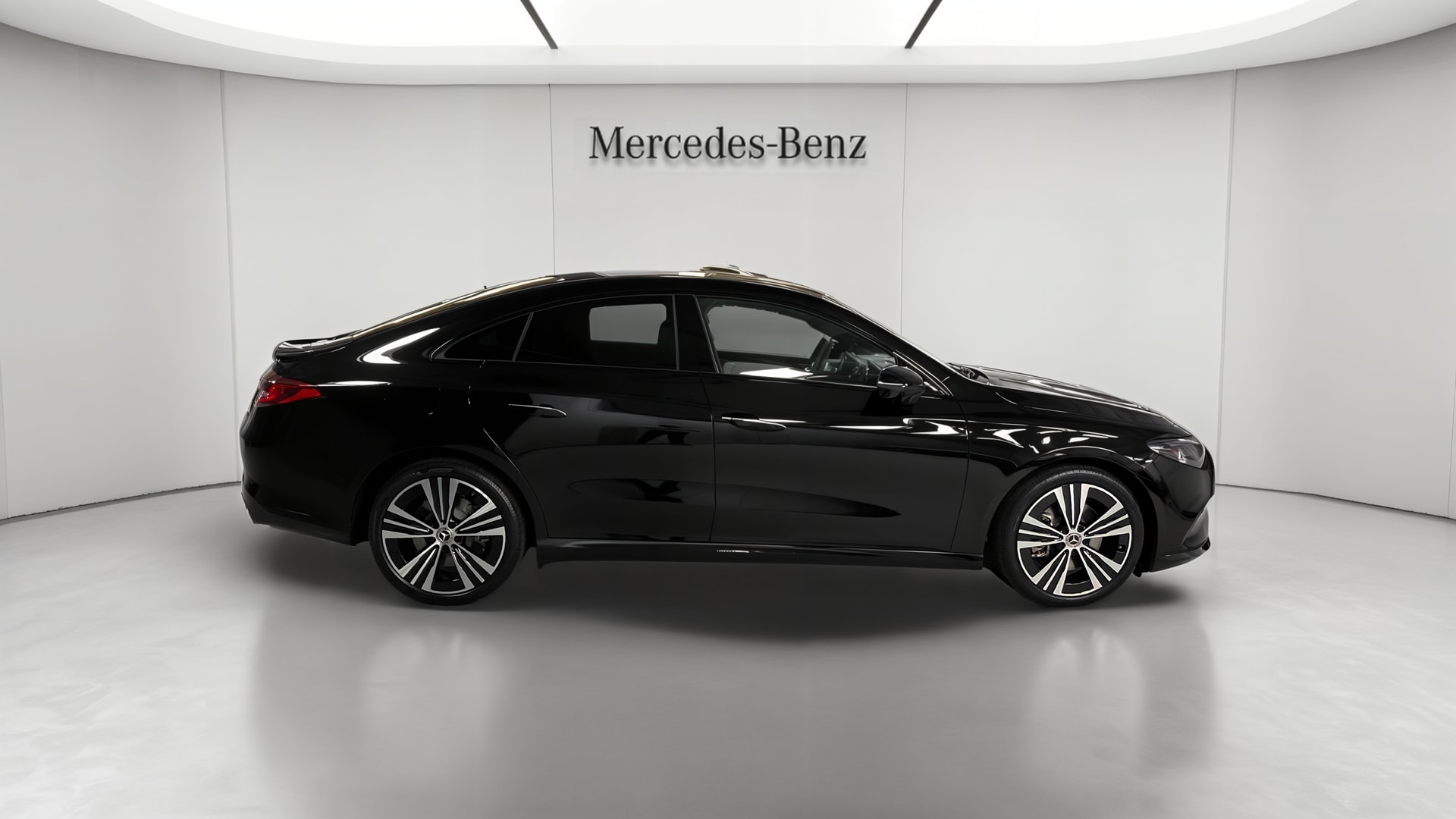 Mercedes-Benz CLA 250+ avec technologie EQ Limited Edition — Profil droit