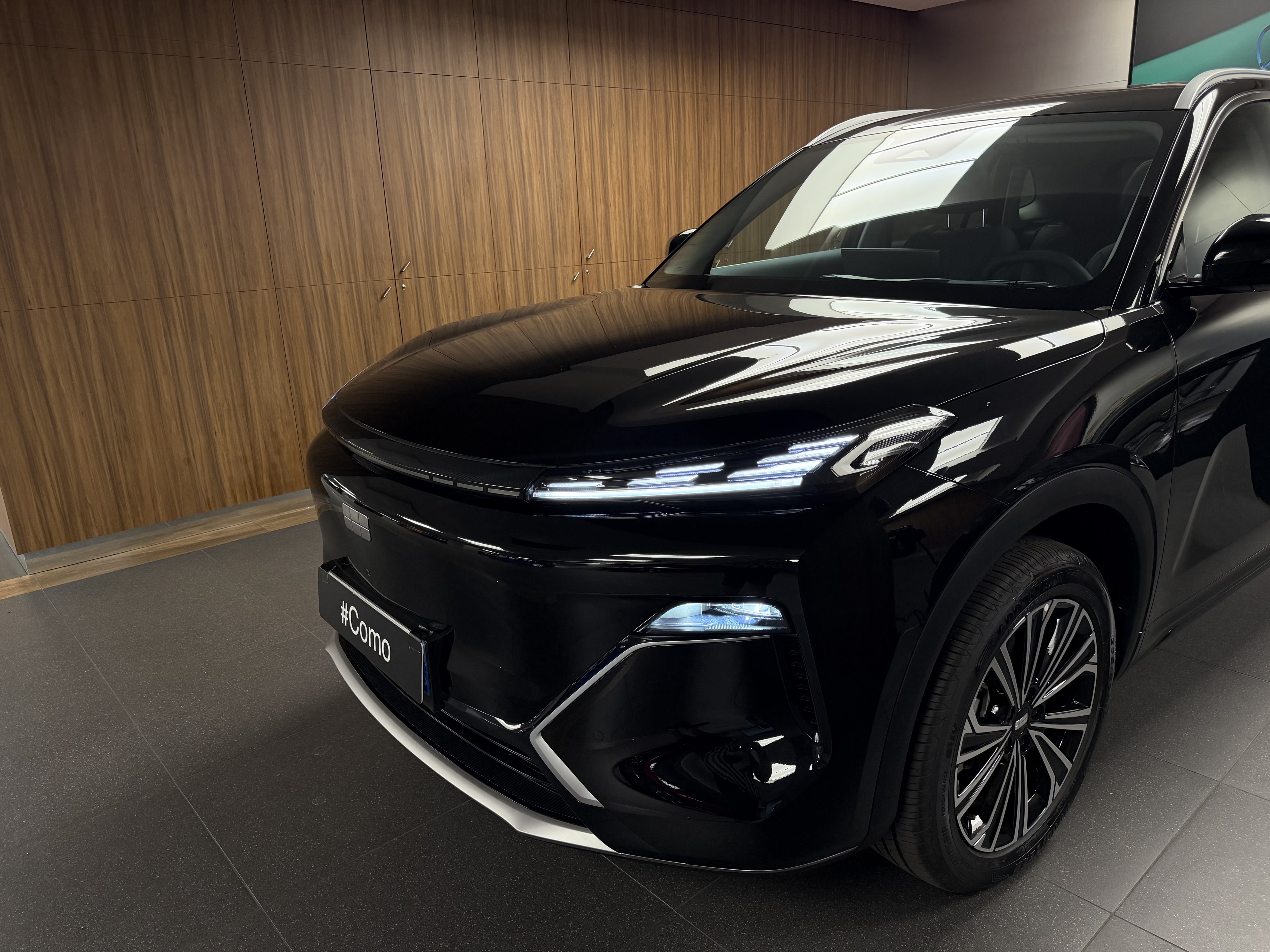Geely Starray EM-i Max+ — 3/4 arrière gauche