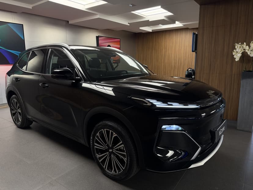 Geely Starray EM-i Max+ — 3/4 avant gauche