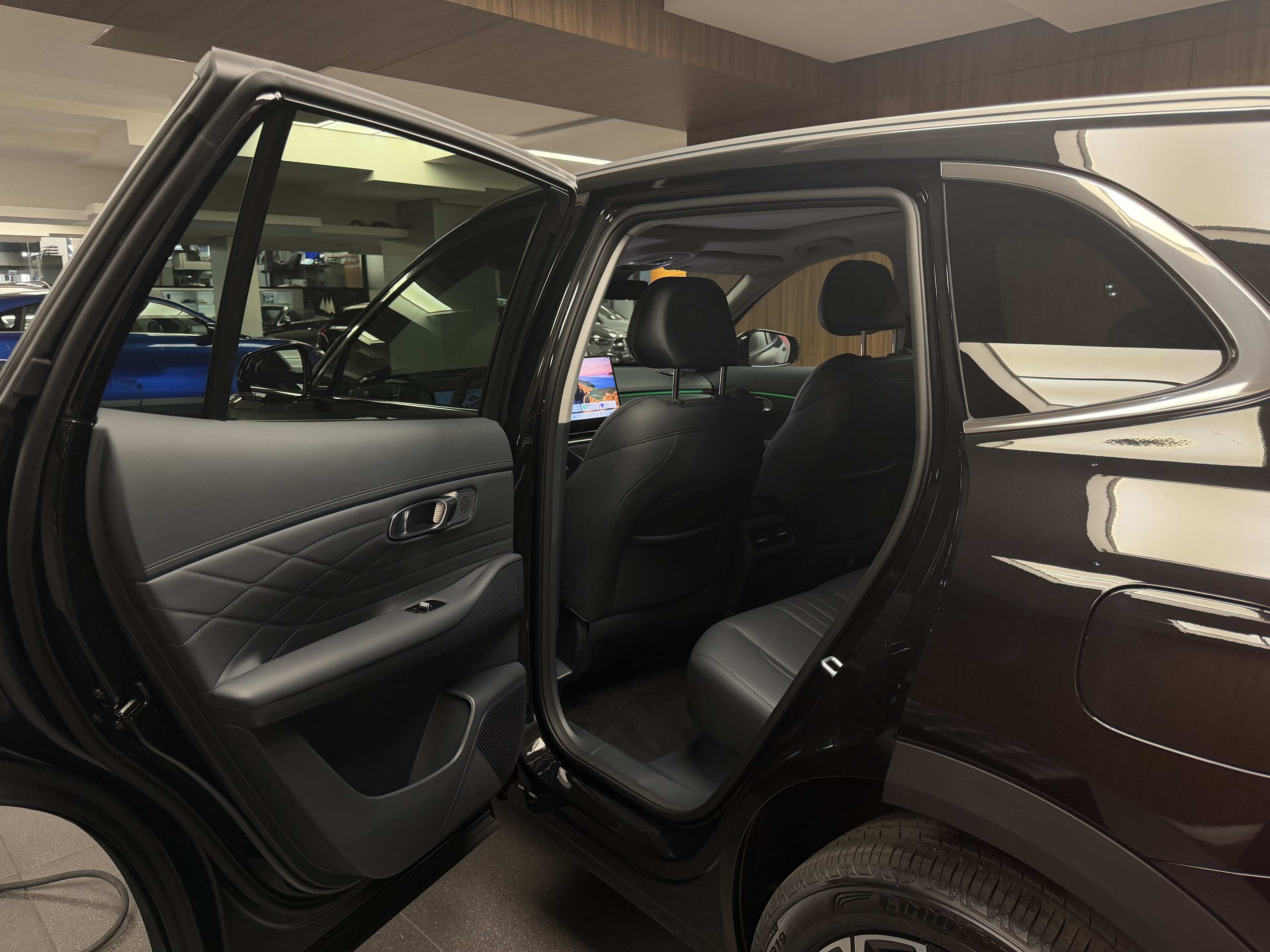 Geely Starray EM-i Max+ — photo 12