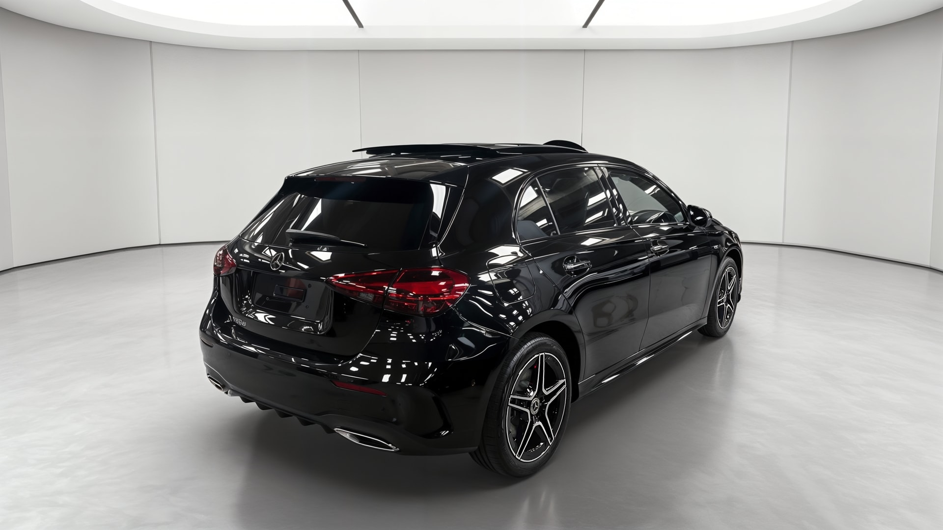 Mercedes-Benz Classe A 250 e Hybrid EQ AMG Line — 3/4 arrière droit