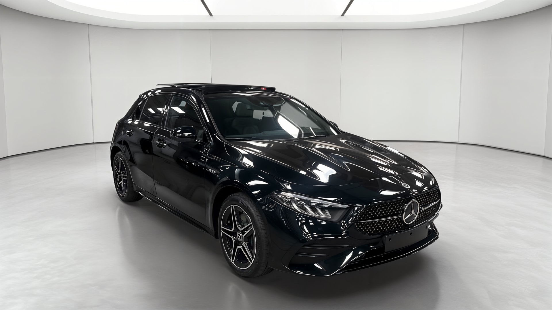 Mercedes-Benz Classe A 250 e Hybrid EQ AMG Line — 3/4 avant droit