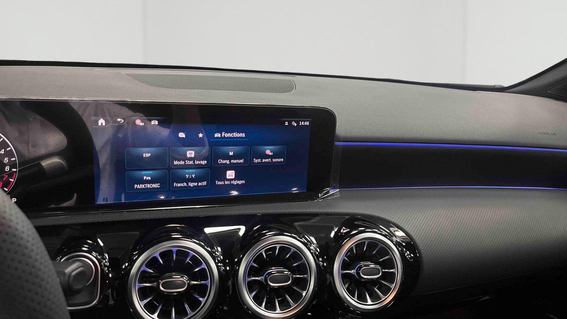 Mercedes-Benz Classe A 250 e Hybrid EQ AMG Line — photo 18
