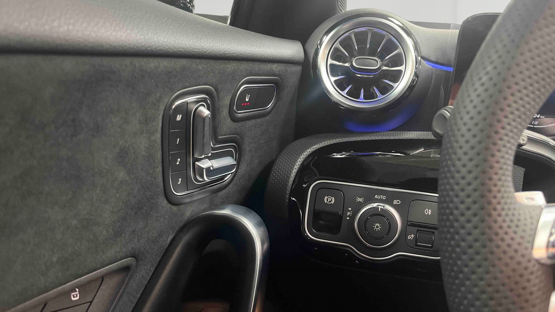 Mercedes-Benz Classe A 250 e Hybrid EQ AMG Line — photo 17