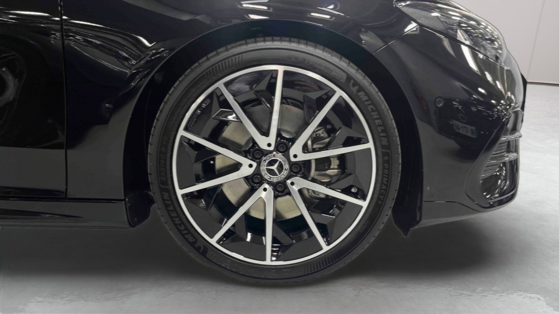 Mercedes-Benz CLA 200 8F-eDCT 4MATIC AMG Line — Pneu avant gauche