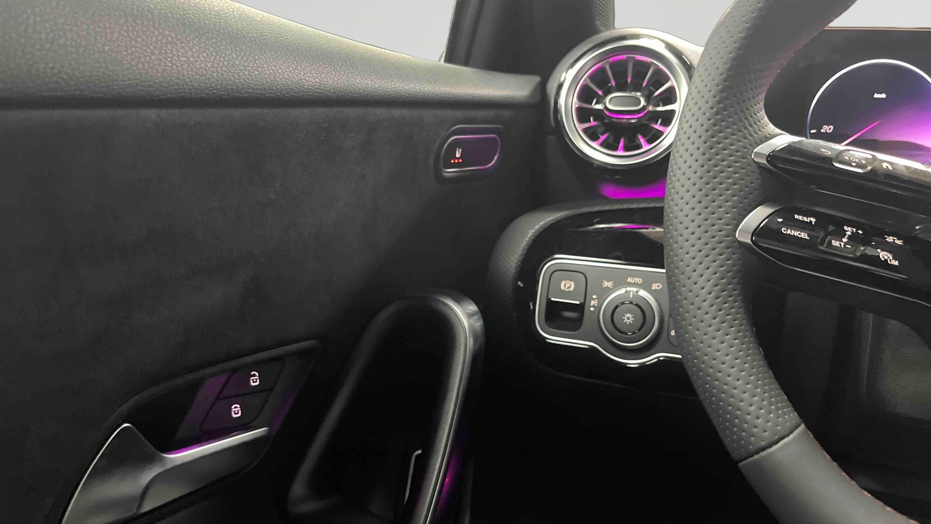 Mercedes-Benz Classe A 250 e Hybrid EQ AMG Line — photo 19
