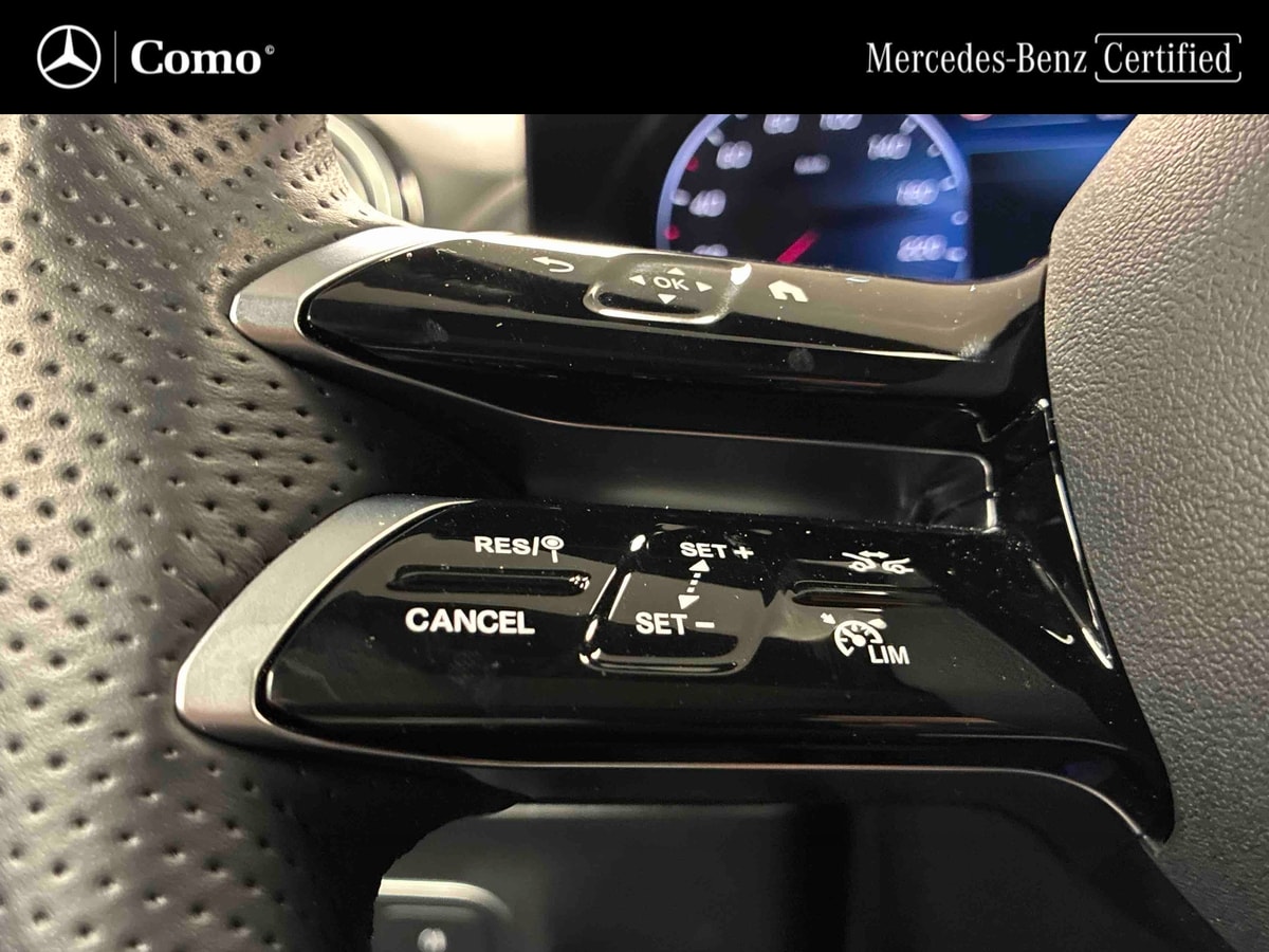 Mercedes-Benz GLA 180 7G-DCT AMG Line — photo 18