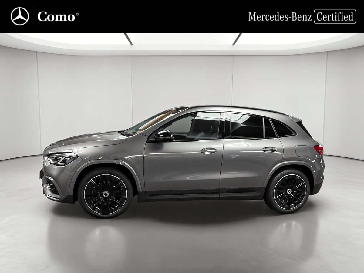 Mercedes-Benz GLA 180 7G-DCT AMG Line — Profil gauche