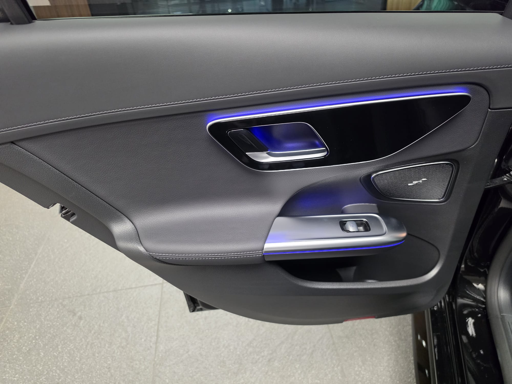 Mercedes-Benz Classe C 300 e 9G-Tronic e-Hybrid EQ AMG Line + — photo 15