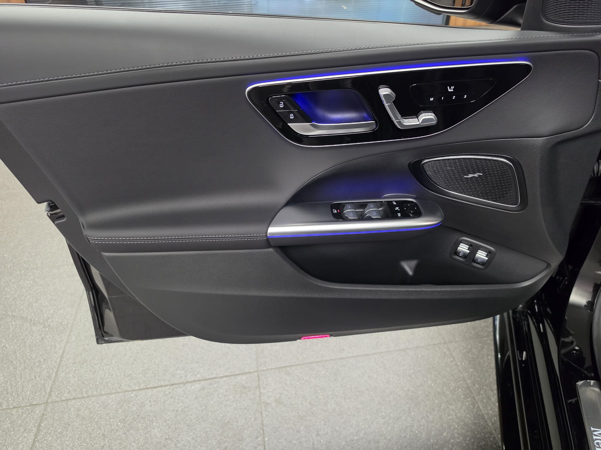 Mercedes-Benz Classe C 300 e 9G-Tronic e-Hybrid EQ AMG Line + — photo 13