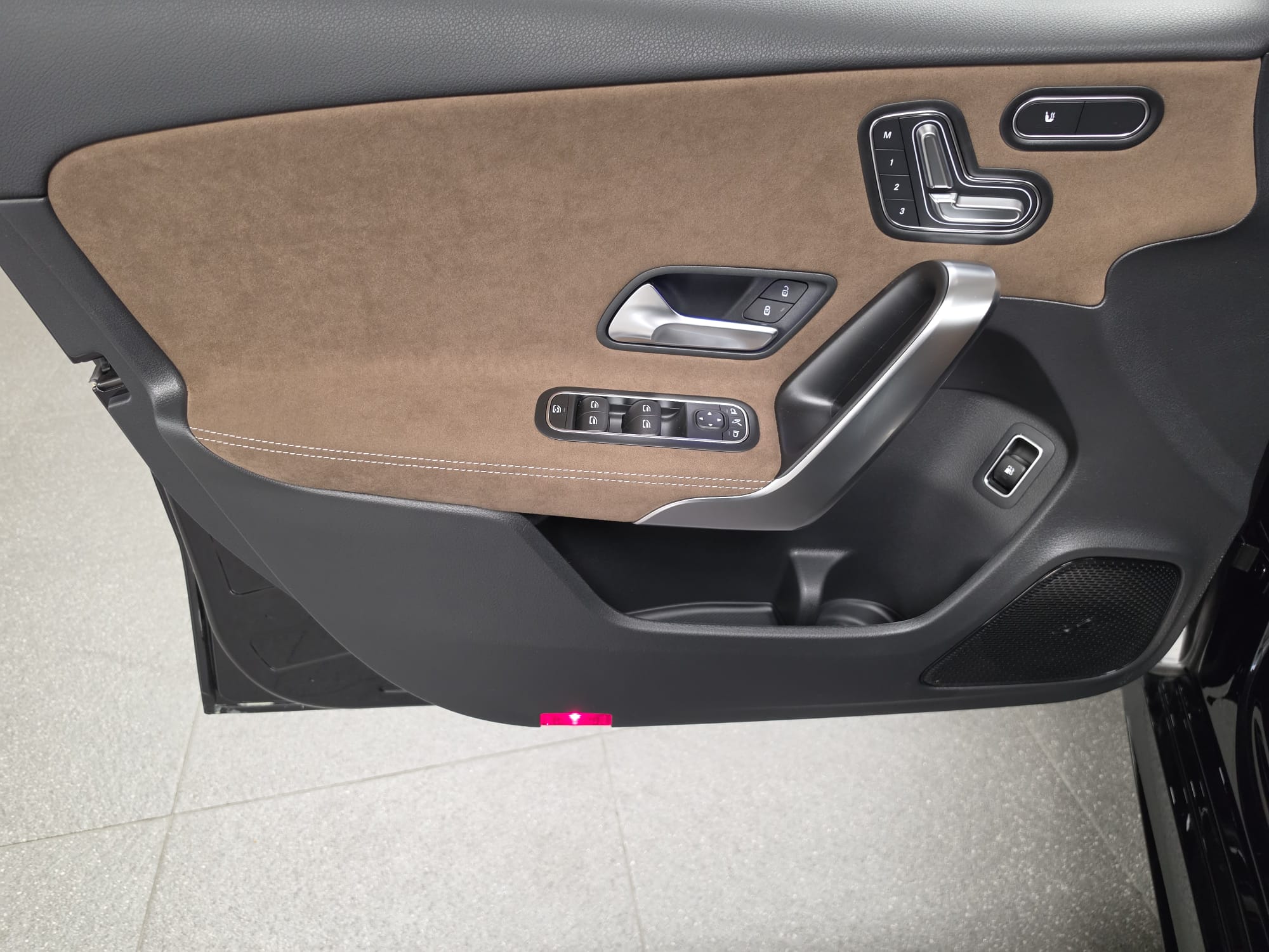 Mercedes-Benz Classe A 250 e Hybrid EQ AMG Line — photo 17