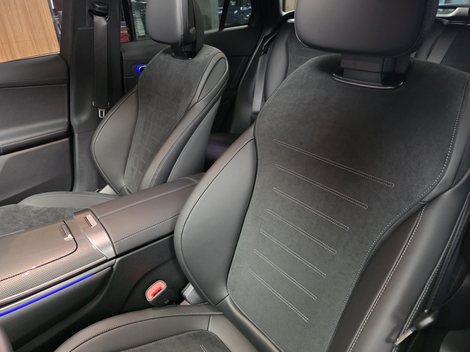 Mercedes-Benz GLC 220 d 4Matic AMG Line — photo 14