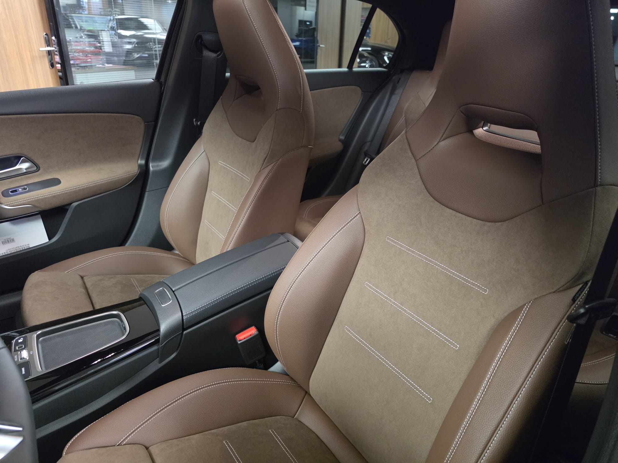 Mercedes-Benz Classe A 250 e Hybrid EQ AMG Line — photo 23