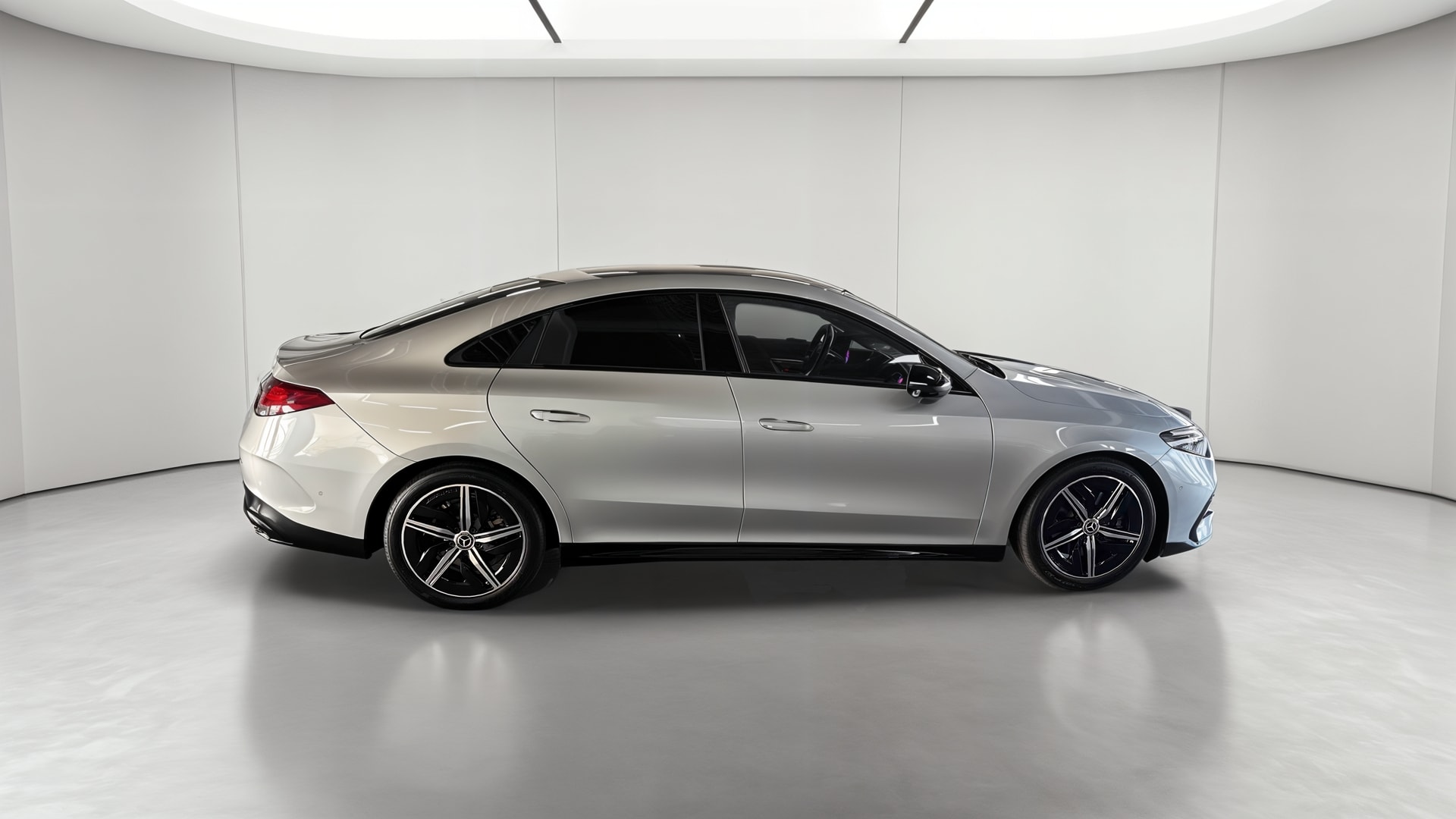 Mercedes-Benz CLA 200 8F-eDCT AMG Line — Profil droit