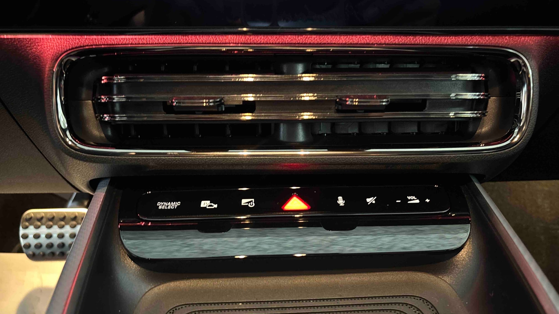 Mercedes-Benz CLA 200 8F-eDCT AMG Line — photo 19