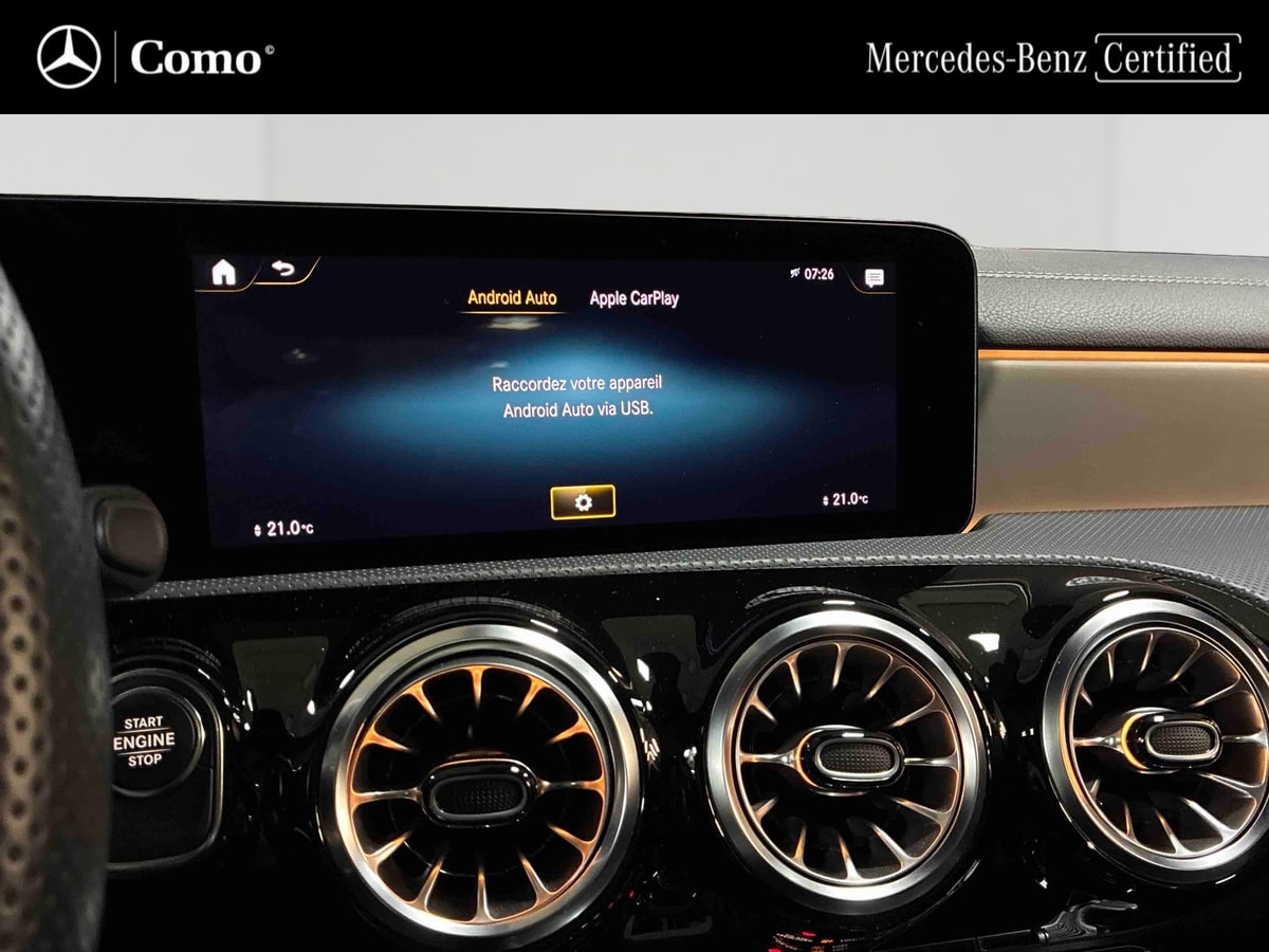Mercedes-Benz CLA Coupé 250 e 8G-DCT AMG Line — Console centrale