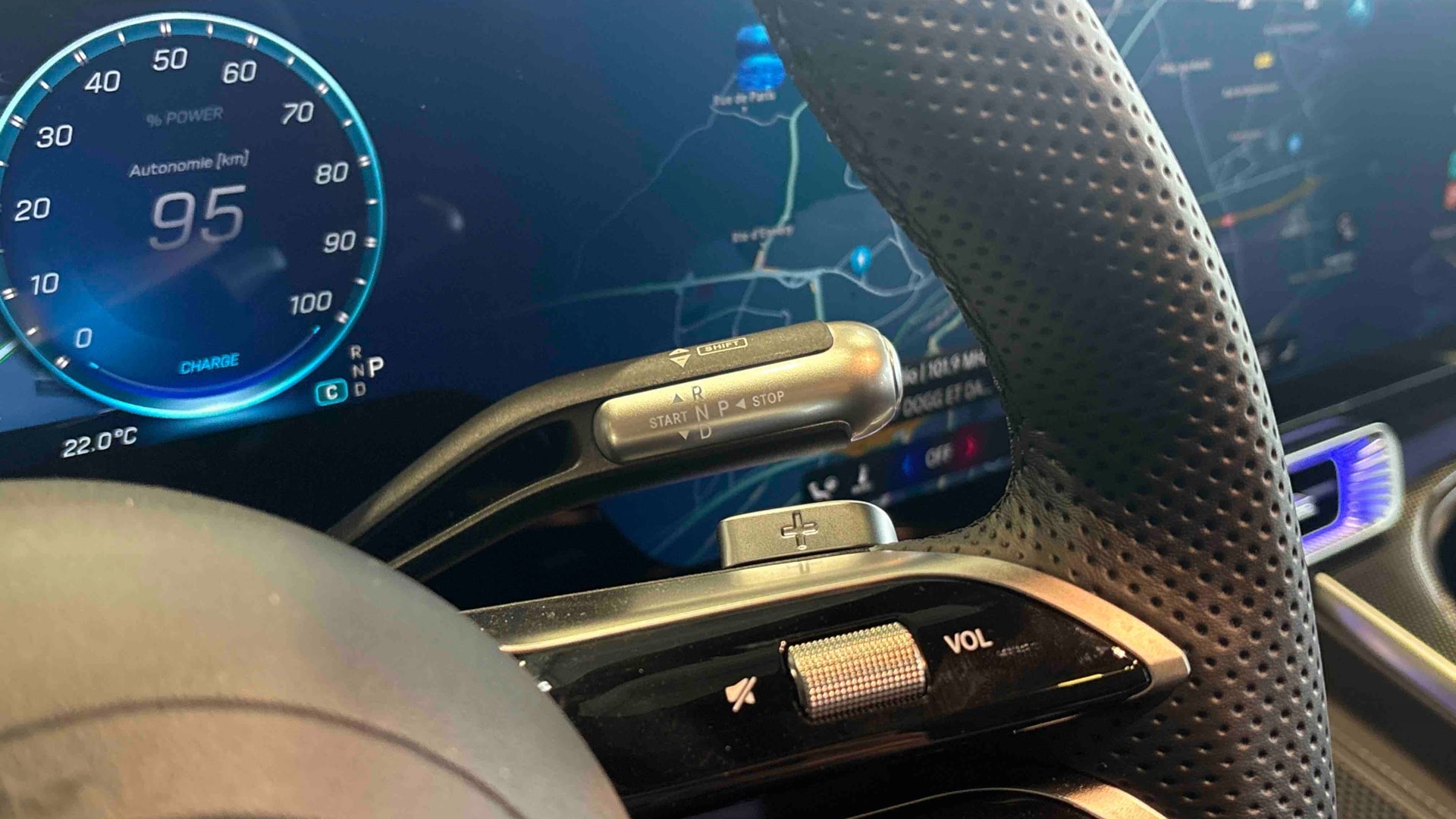 Mercedes-Benz Classe C 400 Electrique 4M AMG Line — photo 21