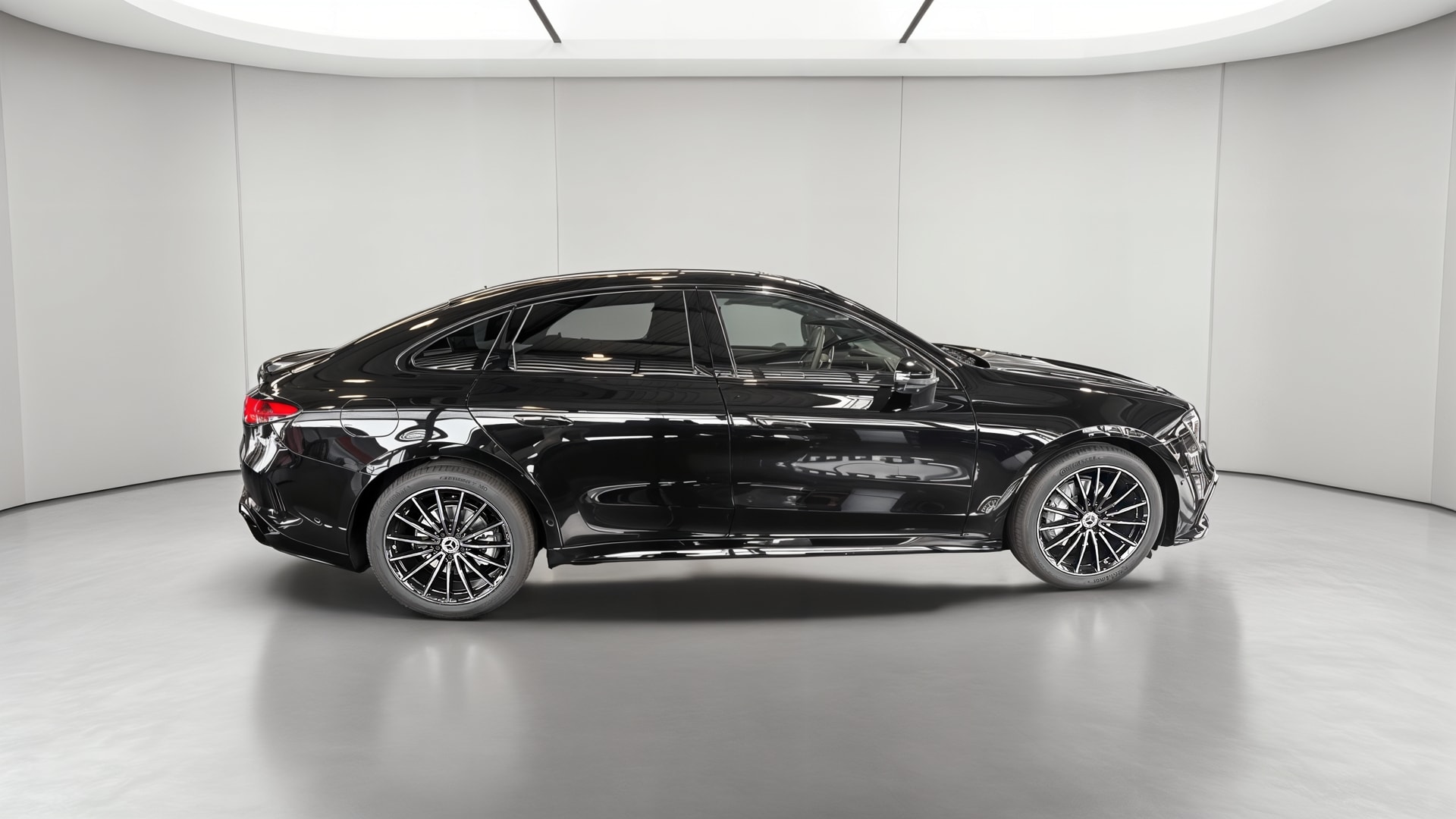 Mercedes-Benz Classe C 400 Electrique 4M AMG Line — Profil droit