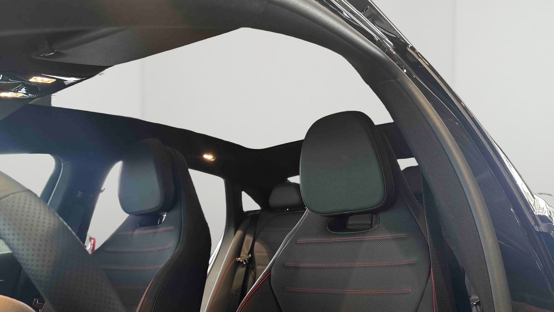 Mercedes-Benz Classe C 400 Electrique 4M AMG Line — photo 18