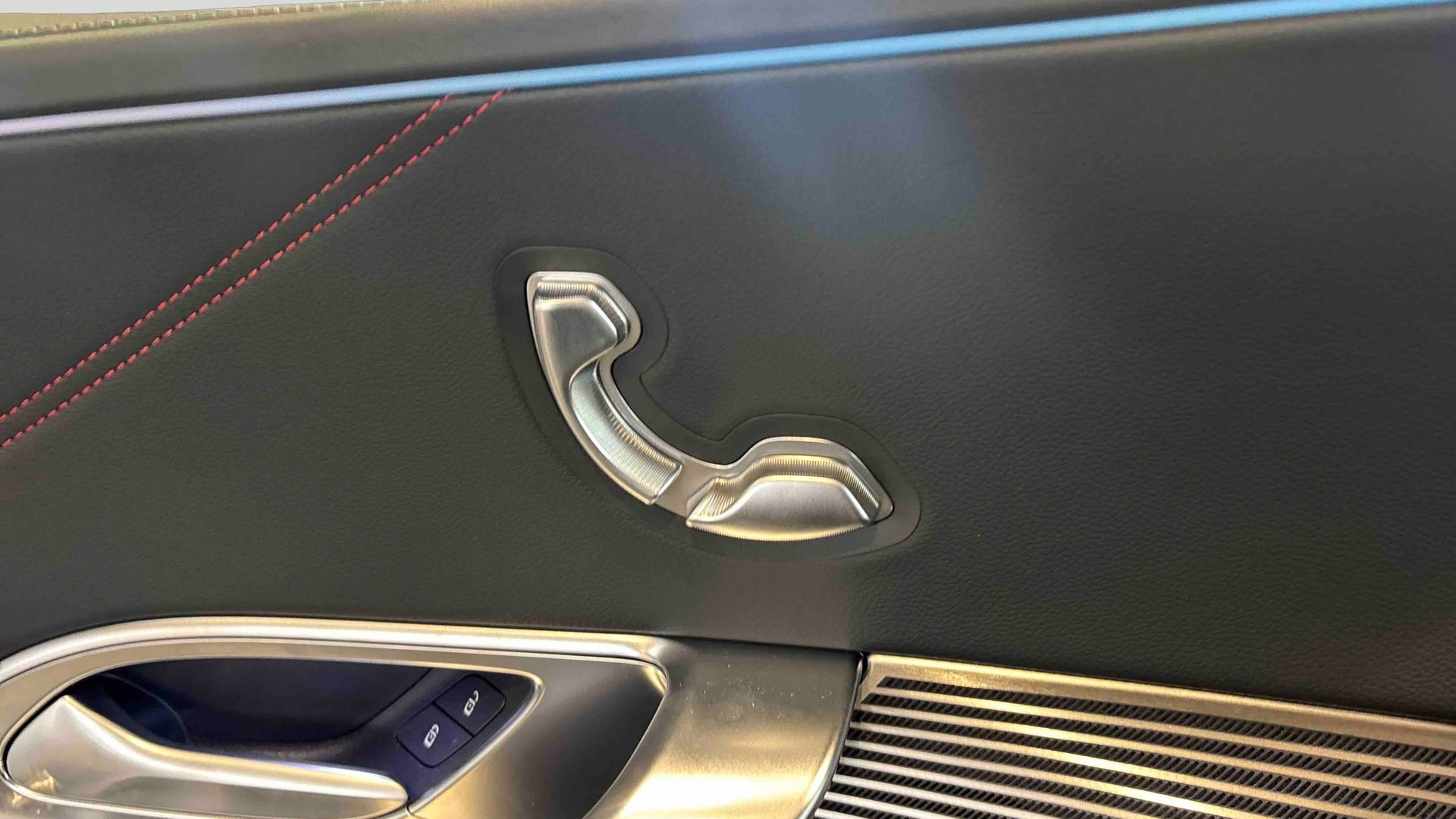 Mercedes-Benz Classe C 400 Electrique 4M AMG Line — photo 17