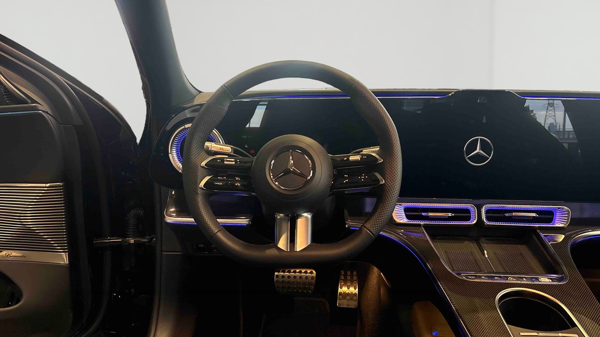 Mercedes-Benz Classe C 400 Electrique 4M AMG Line — Poste de pilotage